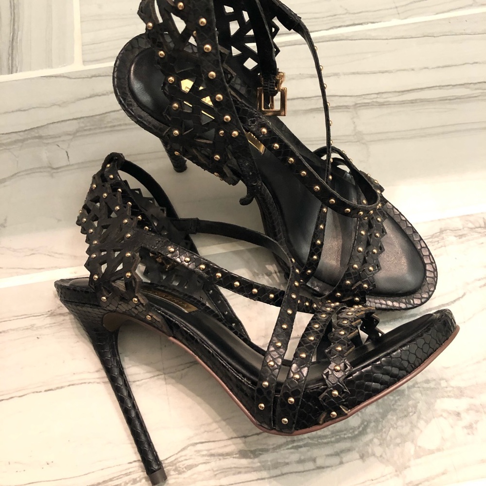 BCBGMaxazria black snakeskin heels size 6